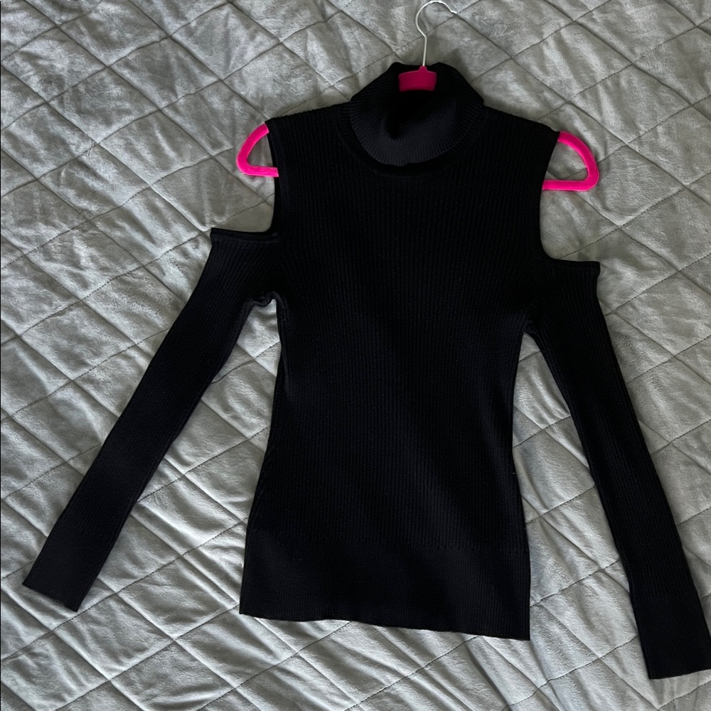 Cable & Gauge Ribbed Black Cold Shoulder Top